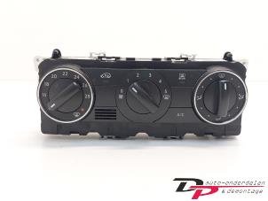 Usados Panel de control de calefacción Mercedes B (W245,242) 1.7 B-170 16V Precio € 24,00 Norma de margen ofrecido por DP Auto-onderdelen & Demontage