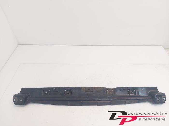 Lower radiator support