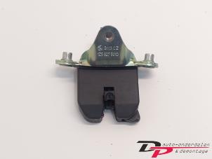 Used Tailgate lock mechanism Skoda Octavia Combi (1Z5) 1.4 TSI 16V Price € 19,00 Margin scheme offered by DP Auto-onderdelen & Demontage