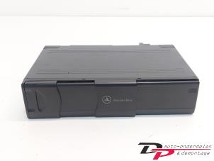 Usagé Changeur de CD Mercedes ML I (163) 270 2.7 CDI 20V Prix € 60,00 Règlement à la marge proposé par DP Auto-onderdelen & Demontage