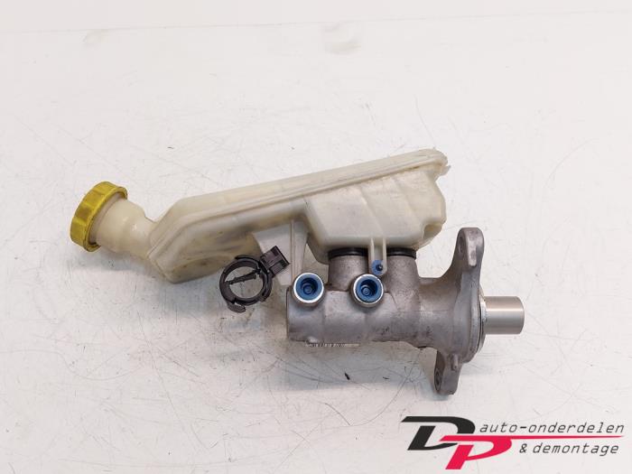 Master cylinder from a Peugeot 207 CC (WB) 1.6 16V 2008