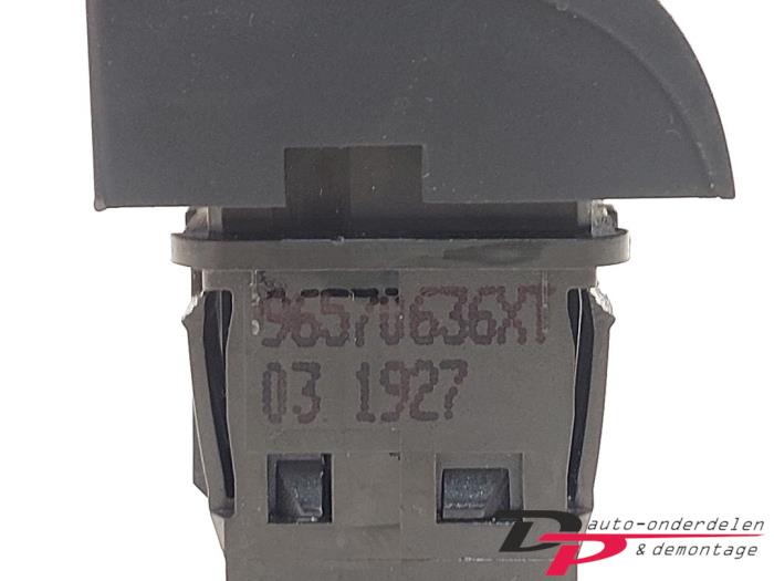 Zentralverriegelung Schalter van een Peugeot 207 CC (WB) 1.6 16V 2008