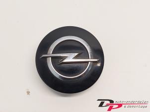 Używane Pokrywa piasty Opel Adam 1.4 16V Cena € 5,00 Procedura marży oferowane przez DP Auto-onderdelen & Demontage