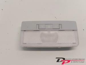 Używane Oswietlenie wewnetrzne przód Opel Adam 1.4 16V Cena € 10,00 Procedura marży oferowane przez DP Auto-onderdelen & Demontage