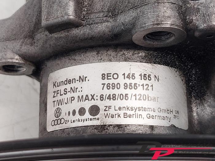 Bomba de dirección asistida de un Audi A4 Avant (B7) 1.9 TDI 2006
