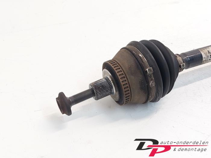 Front drive shaft, right from a Audi A4 Avant (B7) 1.9 TDI 2006
