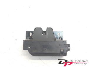 Used Tailgate lock mechanism Peugeot 206 SW (2E/K) 1.6 16V Price € 14,00 Margin scheme offered by DP Auto-onderdelen & Demontage