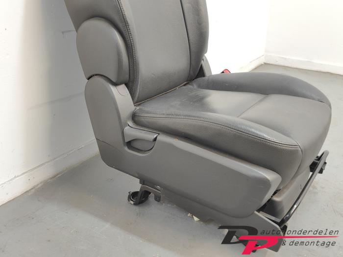 Fotel prawy z Chevrolet Captiva (C100) 3.2 V6 24V 4x4 2007