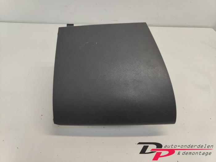 Begagnade Handskfack Mazda 2 (DE) 1.3 16V S-VT High Power Pris € 13,00 Marginaltabell erbjuds av DP Auto-onderdelen & Demontage