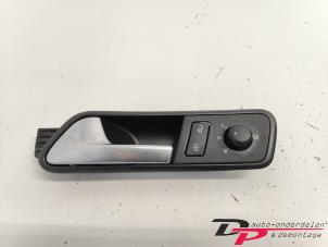 Used Door handle 4-door, front left Volkswagen Touran (1T1/T2) 1.6 Price € 12,00 Margin scheme offered by DP Auto-onderdelen & Demontage