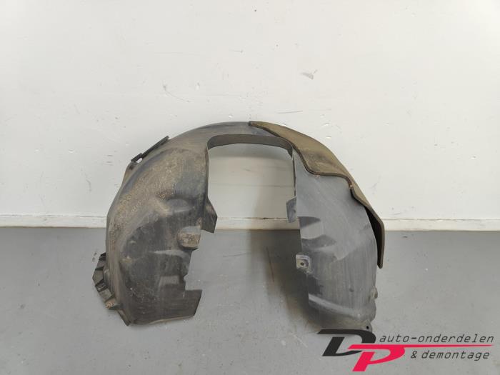 Wheel arch liner from a Ford S-Max (GBW) 2.0 TDCi 16V 140 2009