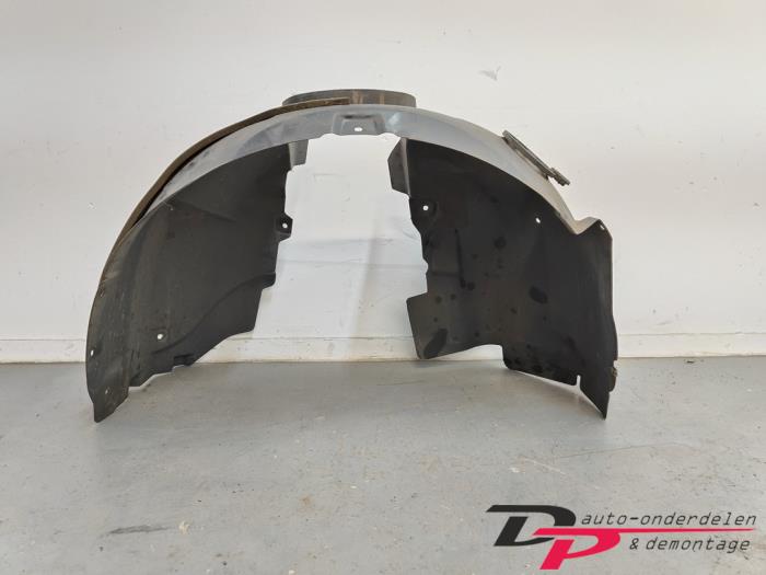 Wheel arch liner from a Ford S-Max (GBW) 2.0 TDCi 16V 140 2009