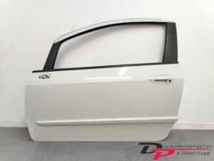 Używane Drzwi lewe wersja 2-drzwiowa Fiat Punto Evo (199) 1.3 JTD Multijet 85 16V Euro 5 Cena € 75,00 Procedura marży oferowane przez DP Auto-onderdelen & Demontage