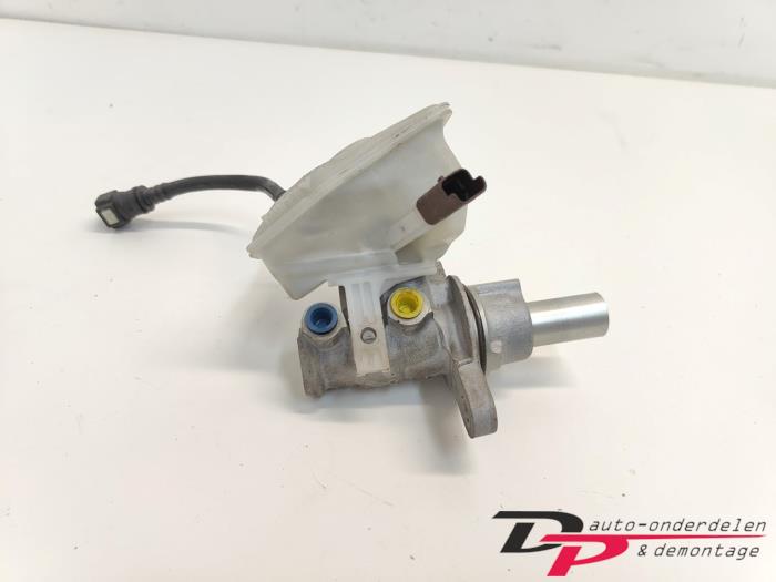 Master cylinder from a Peugeot 308 (4A/C) 1.6 VTI 16V 2011