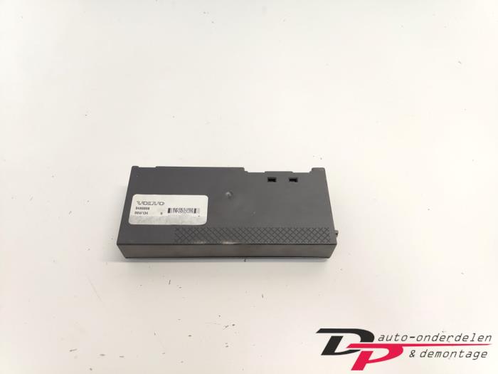 Usagé Module navigation Volvo V50 (MW) 2.0 D 16V Prix € 35,00 Règlement à la marge proposé par DP Auto-onderdelen & Demontage