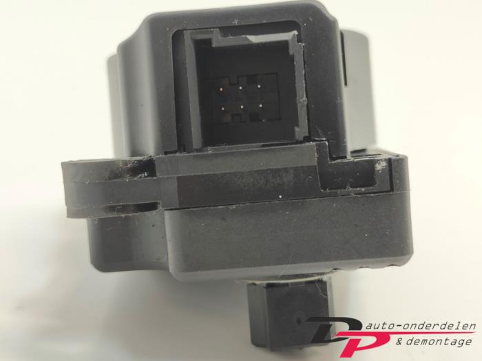 Heater valve motor from a Peugeot 207/207+ (WA/WC/WM) 1.4 16V 2007