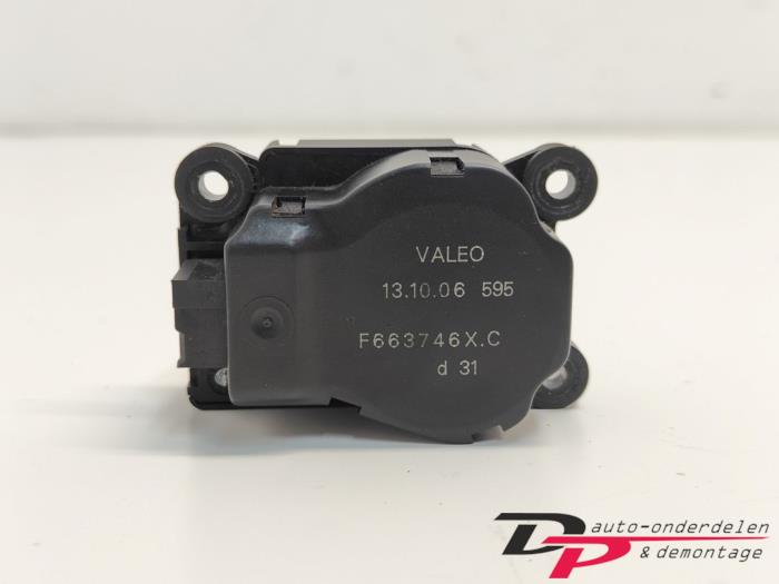 Heater valve motor from a Peugeot 207/207+ (WA/WC/WM) 1.4 16V 2007