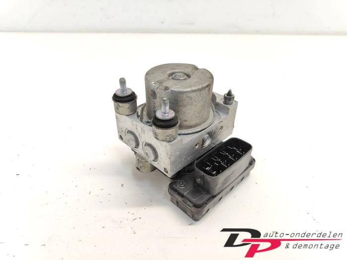Używane Pompa ABS Daihatsu Cuore (L251/271/276) 1.0 12V DVVT Cena € 25,00 Procedura marży oferowane przez DP Auto-onderdelen & Demontage