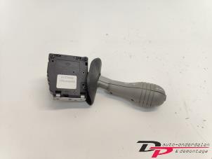 Usados Interruptor de limpiaparabrisas Renault Twingo (C06) 1.2 Precio € 7,00 Norma de margen ofrecido por DP Auto-onderdelen & Demontage