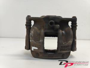 Used Front brake calliper, left Mercedes A (W176) 1.6 A-180 16V Price € 24,00 Margin scheme offered by DP Auto-onderdelen & Demontage