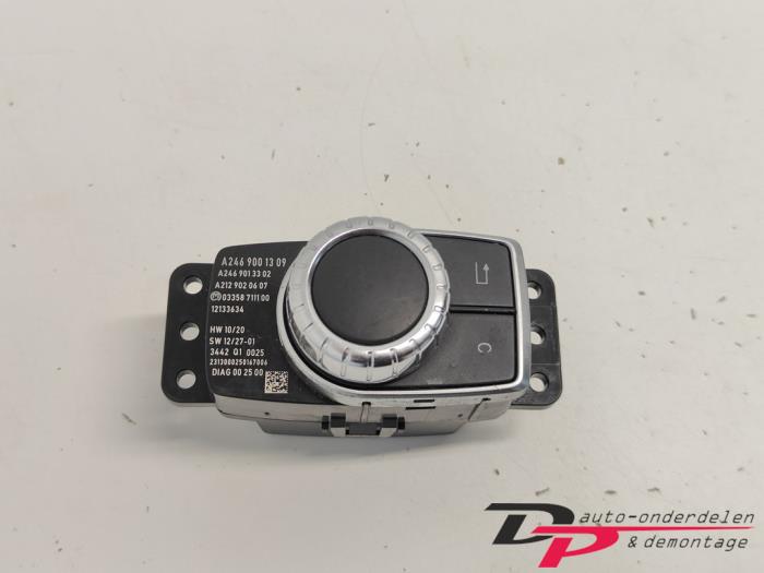 Usados Botón I-Drive Mercedes A (W176) 1.6 A-180 16V Precio € 19,00 Norma de margen ofrecido por DP Auto-onderdelen & Demontage