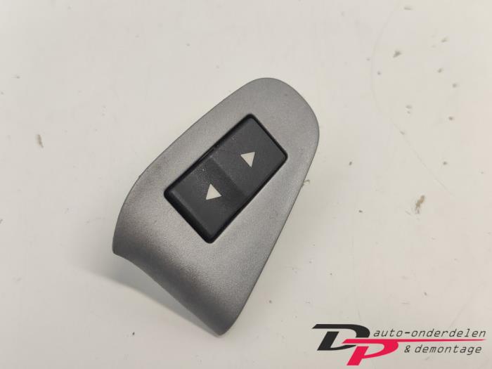 Usados Interruptor de ventanilla eléctrica Fiat Stilo (192A/B) 1.8 16V Precio € 7,00 Norma de margen ofrecido por DP Auto-onderdelen & Demontage