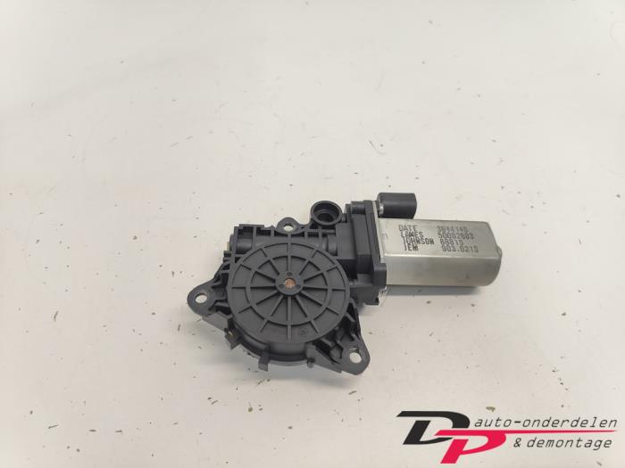 Usados Motor de ventanilla de puerta Fiat Stilo (192A/B) 1.8 16V Precio € 14,00 Norma de margen ofrecido por DP Auto-onderdelen & Demontage