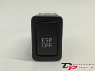 Usagé Commutateur ESP Suzuki Swift (ZA/ZC/ZD1/2/3/9) 1.6 Sport VVT 16V Prix € 9,00 Règlement à la marge proposé par DP Auto-onderdelen & Demontage