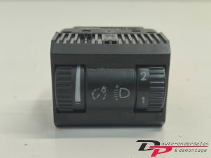 Usados Interruptor faro lhv Volkswagen Polo V (6R) 1.2 TDI 12V BlueMotion Precio € 5,00 Norma de margen ofrecido por DP Auto-onderdelen & Demontage