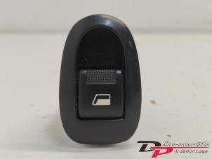 Used Electric window switch Peugeot 1007 (KM) 1.4 Price € 8,00 Margin scheme offered by DP Auto-onderdelen & Demontage