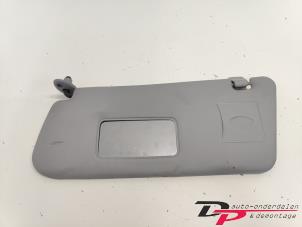 Gebrauchte Sonnenblende Daihatsu YRV (M2) 1.3 16V DVVT Preis € 10,00 Margenregelung angeboten von DP Auto-onderdelen & Demontage