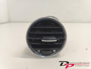 Used Dashboard vent Peugeot 5008 I (0A/0E) 1.6 THP 16V Price € 8,00 Margin scheme offered by DP Auto-onderdelen & Demontage