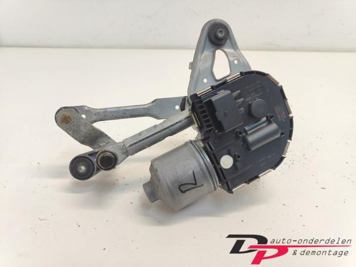 Windshield wiper linkage and motor