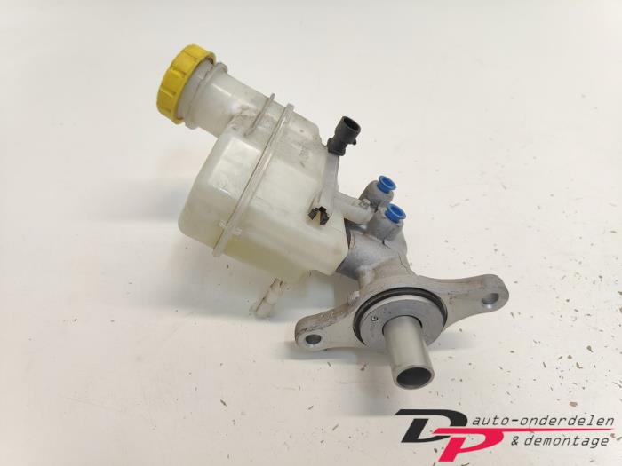 Master cylinder from a Ford Ka II 1.2 2010
