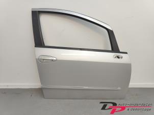 Gebrauchte Tür 4-türig rechts vorne Fiat Punto III (199) 0.9 TwinAir Preis € 60,00 Margenregelung angeboten von DP Auto-onderdelen & Demontage