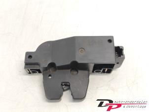 Used Tailgate lock mechanism Peugeot 206 SW (2E/K) 1.4 Price € 9,00 Margin scheme offered by DP Auto-onderdelen & Demontage