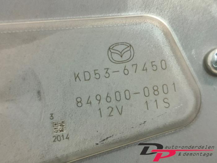 Motor de limpiaparabrisas detrás de un Mazda CX-5 (KE,GH) 2.2 Skyactiv D 175 16V 4WD 2015