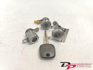 Used Set of cylinder locks (complete) Daihatsu Cuore (L251/271/276) 1.0 12V DVVT Price € 30,00 Margin scheme offered by DP Auto-onderdelen & Demontage