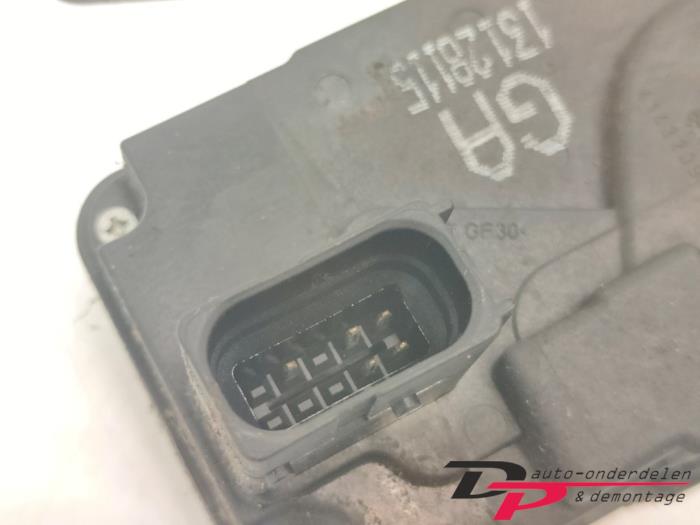 Rear door lock mechanism 4-door, left Opel Astra H 1.8 16V - 13210738