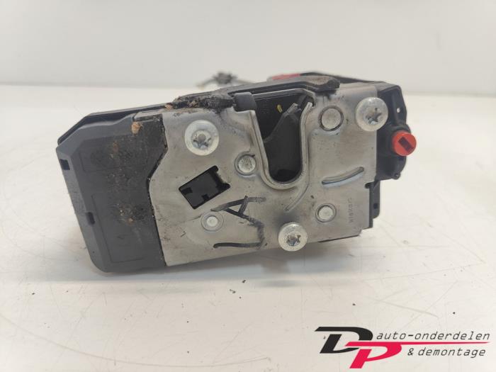 Serrure Arrière Gauche Pour Opel Astra H Phase 1 - Pièce D'occasion Référence 13210738