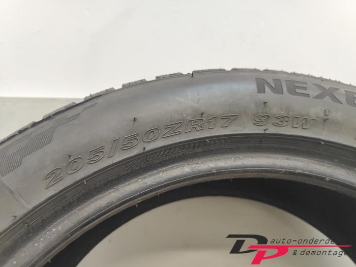 Tyre with tyre size 205/50/17 - 2055017 NEXEN