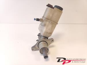 Used Master cylinder Peugeot 407 SW (6E) 2.0 16V Price € 20,00 Margin scheme offered by DP Auto-onderdelen & Demontage