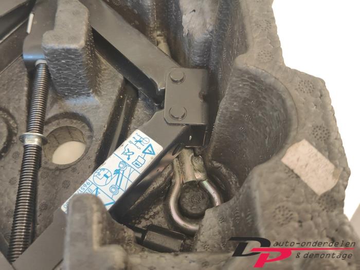Jack Peugeot 407 SW 2.0 16V - 671709