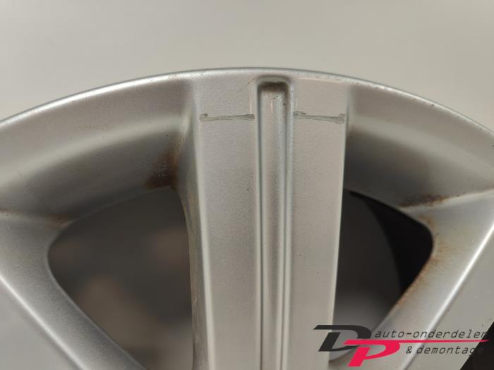 Wheel from a Volkswagen Golf Plus (5M1/1KP) 1.2 TSI BlueMOTION 2012