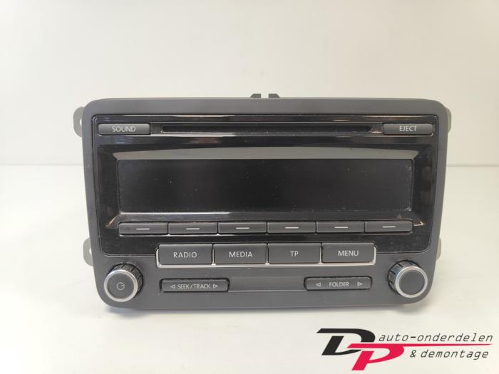 Radioodtwarzacz CD z Volkswagen Polo V (6R) 1.2 TSI 2012