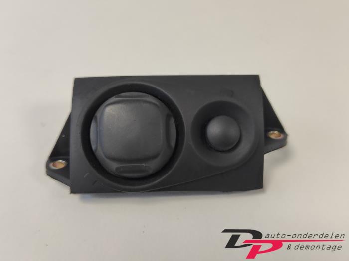 Steering wheel adjustment switch