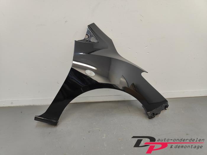 Front wing, right from a Mazda 2 (DE) 1.3 16V S-VT High Power 2010