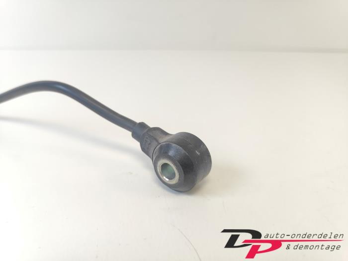 Klopfsensor van een Ford Kuga II (DM2) 1.6 EcoBoost 16V 2014