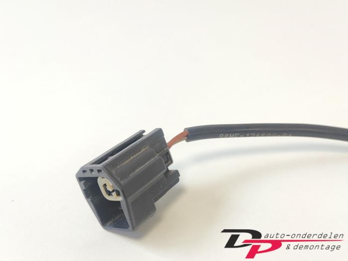 Klopfsensor van een Ford Kuga II (DM2) 1.6 EcoBoost 16V 2014