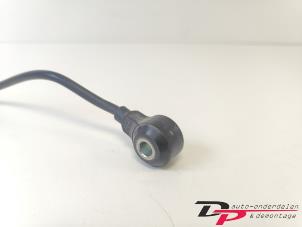 Klopfsensor van een Ford Kuga II (DM2) 1.6 EcoBoost 16V 2014